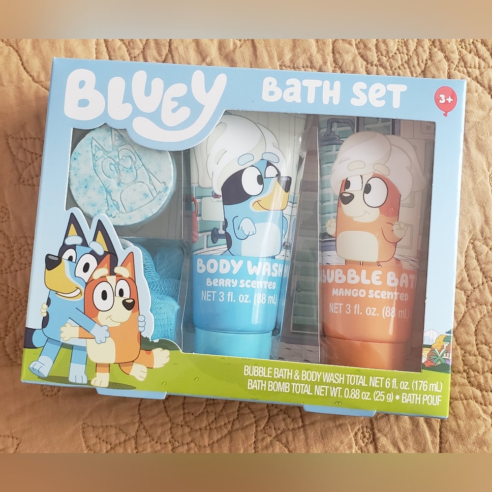 NEW Bluey Kids Bath Set 4pc Bubble Bath, Body Wash, Bath Bomb & Pouf Ages 3+